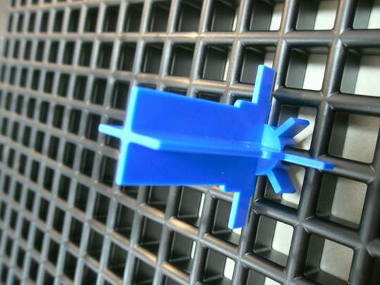 Clipbare Pins aus Kunststoff ermöglichen nahezu alle möglichen Werkstückpositionen und Aufnahmeanforderungen.