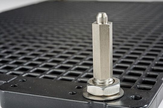 Techtray-Stapelbolzen von Kögel aus Edelstahl. Techtray-Stapelbolzen von Kögel aus Edelstahl.